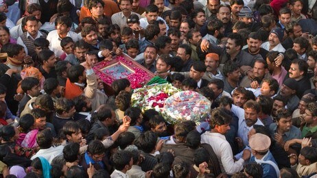 Shahbaz Bhattis begravelse (Foto: Mian Khursheed/REUTERS) Shahbaz Bhattis begravelse (Foto: Mian Khursheed/REUTERS)