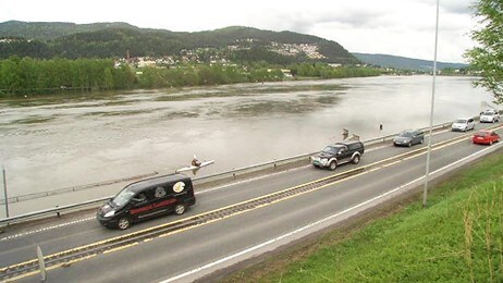 Drammenselva. (Foto: Harald Inderhaug/NRK) Drammenselva. (Foto: Harald Inderhaug/NRK)
