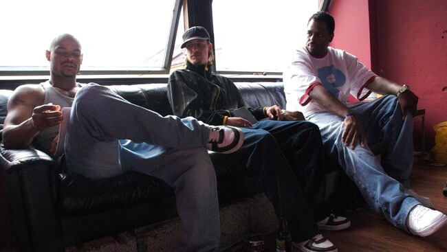 Dannyboy, Dnyal André og Ab-Liva i studio (Foto: Sandra Mei Ling Noer/NRK)