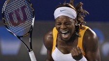 Serena Williams jubler etter seieren i Australian Open (Foto: Mark Baker/Scanpix/AP)