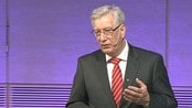 - Fremvoksende økonomier spiller en stor rolle for norsk økonomi - Finansminister Sigbjørn Johnsen advarte mot konsekvensene av lav vekst i fremvoksende økonomier da han la frem revidert nasjonalbudsjett.