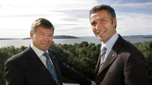 Kjell Magne Bondevik og Jens Stoltenberg (Foto: Åserud, Lise/SCANPIX)