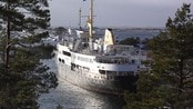 MS «Sjøkurs»  i Kristiansand blir base for NRK i sommer - Hver dag i sommer skal NRK sende underholdning fra skoleskipet MS «Sjøkurs» som til daglig har base i Kristiansand.
