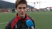 Brannspillerne om hjertestansen til Carl-Erik Torp - Brannspillerne har vært hardt preget av Carl-Erik Torps hjertestans under søndagens kamp mort Sogndal. I dag var de tilbake på treningsfeltet, for Torp har bedt lagkameratene om å fokusere på fotball. 