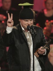 2005: Knut Reiersrud fikk prisen i kategorien Blues/Country da Spellemannprisene for 2004 ble delt u (Foto: Lise Åserud/Scanpix) 2005: Knut Reiersrud fikk prisen i kategorien Blues/Country da Spellemannprisene for 2004 ble delt u (Foto: Lise Åserud/Scanpix)
