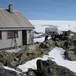 Varme i hytteveggen ved Fonnabu etter vårskitur på breen.