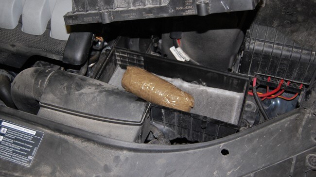 440 gram heroin funnet i luftfilter (Foto: Tollvesenet)