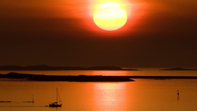 Solnedgang på Linesfjorden i Åfjord (Foto: Knut Dreiås) Solnedgang på Linesfjorden i Åfjord (Foto: Knut Dreiås)