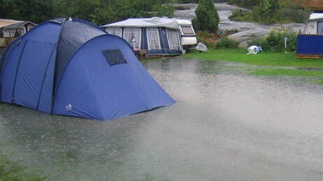 Oversvømmelse på campingplass (Foto: Bjørn Wennberg) Oversvømmelse på campingplass (Foto: Bjørn Wennberg)