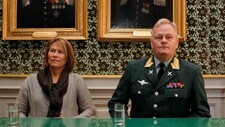 Forsvarsminister Grete Faremo og Forsvarssjef Harald Sunde (Foto: Poppe, Cornelius/SCANPIX) Forsvarsminister Grete Faremo og Forsvarssjef Harald Sunde (Foto: Poppe, Cornelius/SCANPIX)