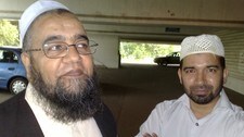 Imam Nabi Ghulam og samfunnskontakt Baddar Kiani. (Foto: Anders Nielsen/NRK)