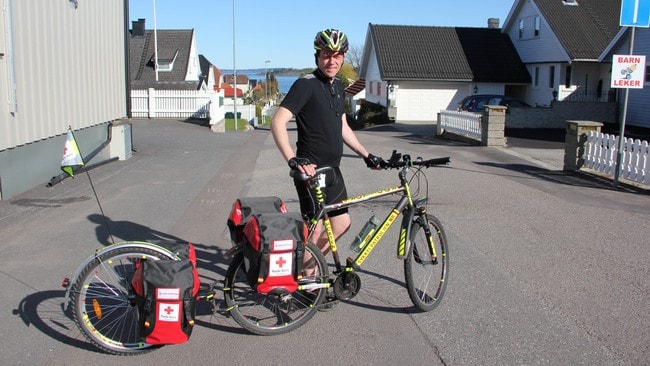 Røde Kors sykkelpatrulje (Foto: Christina Støp/NRK) Røde Kors sykkelpatrulje (Foto: Christina Støp/NRK)