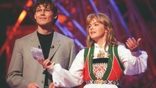 Invild Bryn og Morten Harket var verter sist Norge arrangerte finalen. (Scanpix) Invild Bryn og Morten Harket var verter sist Norge arrangerte finalen. (Scanpix)
