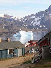 Tasiilaq på Østgrønland (Foto: Knut Espen Solberg/yr.no) Tasiilaq på Østgrønland (Foto: Knut Espen Solberg/yr.no)