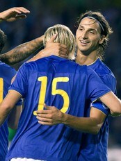 Ola Toivonen Zlatan ibrahimovic (Foto: ROGER VIKSTROM/Ap) Ola Toivonen Zlatan ibrahimovic (Foto: ROGER VIKSTROM/Ap)