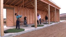 Golfklubben i Vadsø feirer 10 pr i år (Foto: Arnstein Jensen) Golfklubben i Vadsø feirer 10 pr i år (Foto: Arnstein Jensen)