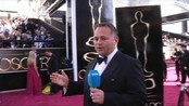 Alt klart for Oscar-fest - NRK-journalist Anders Tvegård rapporterer fra den rød løperen rett før de prominente gjestene ankommer. 