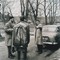 Fra venstre ser vi pianist Jan Johansson, bassist Gunnar Johnson (delvis skjult, med caps), trommeslager Rolf Svensson (med ryggen til) og Stan Getz selv. Bilen tilhørte kringkastingsbestyrer Henri Helland. Fra venstre ser vi pianist Jan Johansson, bassist Gunnar Johnson (delvis skjult, med caps), trommeslager Rolf Svensson (med ryggen til) og Stan Getz selv. Bilen tilhørte kringkastingsbestyrer Henri Helland.