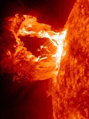 Utbrot på sola 16 april 2012 (Foto: NASA/SDO/AIA) Utbrot på sola 16 april 2012 (Foto: NASA/SDO/AIA)