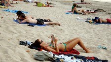 Strandliv (Foto: SONNY TUMBELAKA, Foto: SONNY TUMBELAKA /AFP) Strandliv (Foto: SONNY TUMBELAKA, Foto: SONNY TUMBELAKA /AFP)
