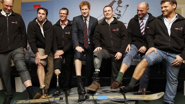 Prins Harry og soldatene som skal til Nordpolen (Foto: Suzanne Plunkett/Scanpix/AFP)