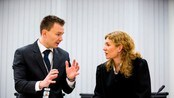 Tiltalt for å ha druknet datter - Rettsaken mot en kvinne og en mann som er tiltalt for å ha drept kvinnens halvannet år gamle datter startet.
