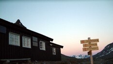 Olavsbu i solnedgang