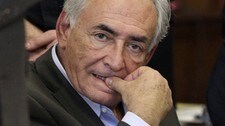 Dominique Strauss-Kahn i retten (Foto: RICHARD DREW/Afp) Dominique Strauss-Kahn i retten (Foto: RICHARD DREW/Afp)