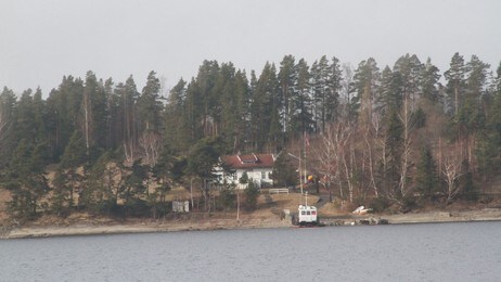 Hovudhuset på Utøya (Foto: Gunn Evy Auestad/NRK) Hovudhuset på Utøya (Foto: Gunn Evy Auestad/NRK)