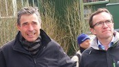 Her ser NATO-sjefen F16-flyene ta av i Bodø - NATO-sjef Anders Fogh Rasmussen på besøk i Norge.