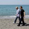 SOCHI: Badebyen ved Svartehavet skal arrangere vinter-OL i 2014. Her er Vladimir Putin på strandpromenade.