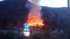 Brann på Breheimsenteret (Foto: Eirik Grov)