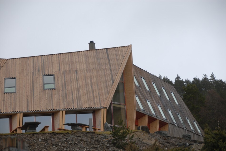 Spennende arkitektur med hentydning til Preikestolplatået