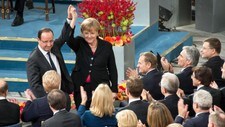 Angela Merkel og Francois Hollande (Foto: Guido Bergmann/Ap) Angela Merkel og Francois Hollande (Foto: Guido Bergmann/Ap)