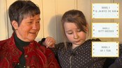 Bestemor og barnebarn (Foto: Anders Leines/NRK) Bestemor og barnebarn (Foto: Anders Leines/NRK)