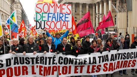 Demonstrasjon i Paris (Foto: BENOIT TESSIER/Reuters) Demonstrasjon i Paris (Foto: BENOIT TESSIER/Reuters)