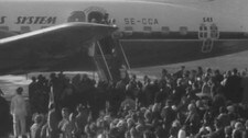 Olympiatroppen fra 1960 vender hjem (NRK) Olympiatroppen fra 1960 vender hjem (NRK)