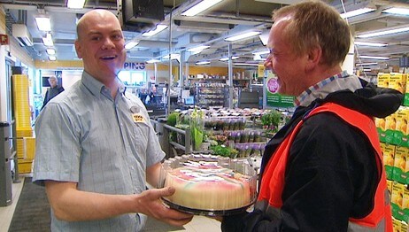 Video Her sier bøndene unnskyld for at de tømte hyllene (Foto: Nyhetsspiller)