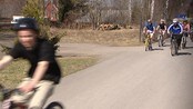 Opptur i strålende vårsol - Hamar først ute med sykkel for ungdom. 