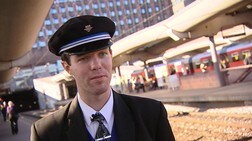 Togkonduktør Hermann Kristiansen (Foto: NRK) Togkonduktør Hermann Kristiansen (Foto: NRK)