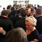 Kø inn til rettsmøtet før fengslingsmøtet til Anders Behring Breivik (Foto: Ingunn Andersen) Kø inn til rettsmøtet før fengslingsmøtet til Anders Behring Breivik (Foto: Ingunn Andersen)