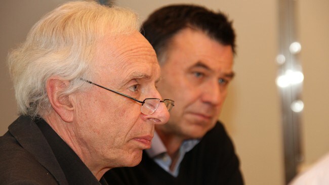 Peder Olsen og Jan Roger Olsen (Foto: Svein Sundsdal/NRK) Peder Olsen og Jan Roger Olsen (Foto: Svein Sundsdal/NRK)