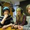 Avvila badjedási oahppit studios. Gurutbealde: Leevi Olli, Jasmin Nuorgam ja Jolanda Magga.