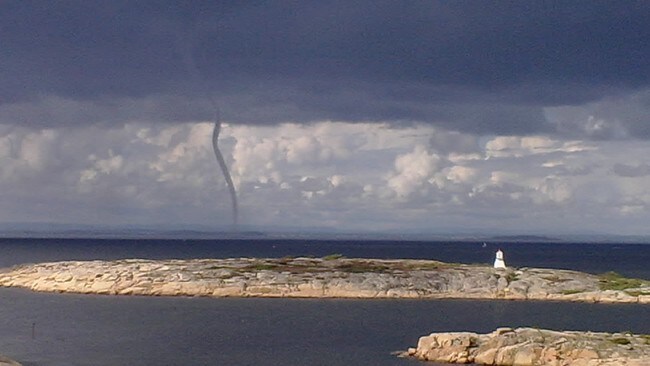 Skypumpe inn over Østfold (Foto: Jan Georg Vedeler/NRK)