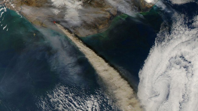 NASA-bilde av askeskyen 8.mai (Foto: NASA MODIS/Afp)