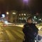Politiet har sperret av et stort område rundt Stortinget med væpnede vakter. Stortinget skal ha blitt nevnt av mannen som framsette trusler.