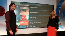 Halvor Folgerø og Siv Helberg i Sveip studio (Foto: Kjell Jøran Hansen/NRK)