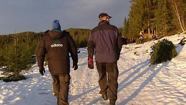 Politimennene som pågrep Obiora (Foto: Rune Kjær Valberg/NRK)