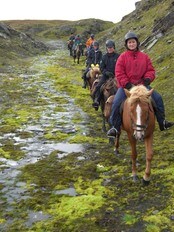 Ridefølge (Foto: NRK) Ridefølge (Foto: NRK)