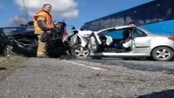 Tre personer hardt skadd i ulykke - To biler frontkolliderte på fylkesvei 115 i Våler tirsdag ettermiddag.